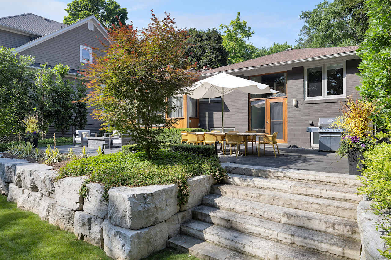 54 Holyrood Avenue Oakville, ON L6K 2V3 Goodale Miller Team
