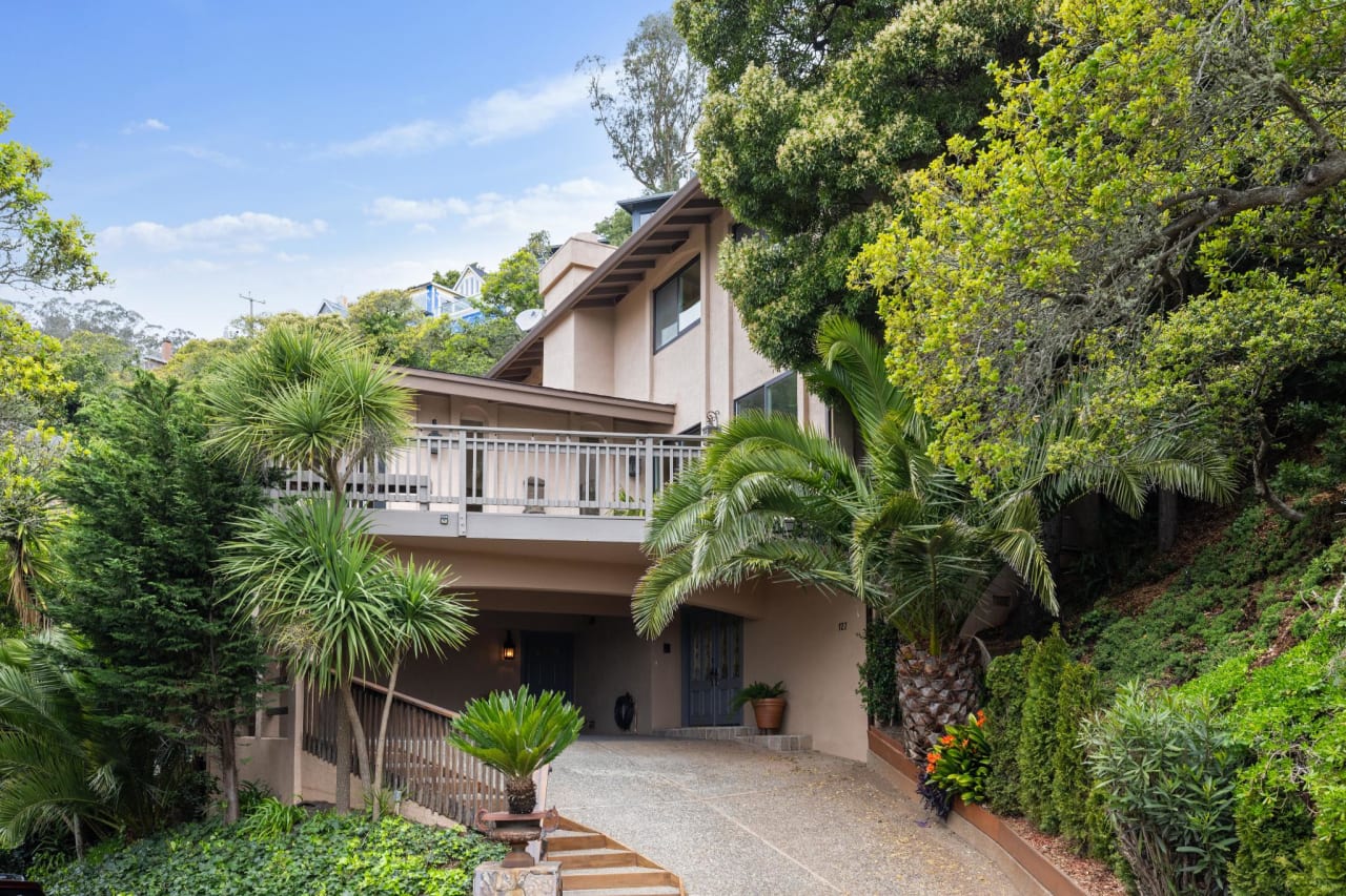 Unlock the Door to Coastal Elegance: Lease Your Dream Home at 127 Crescent Ave, Sausalito