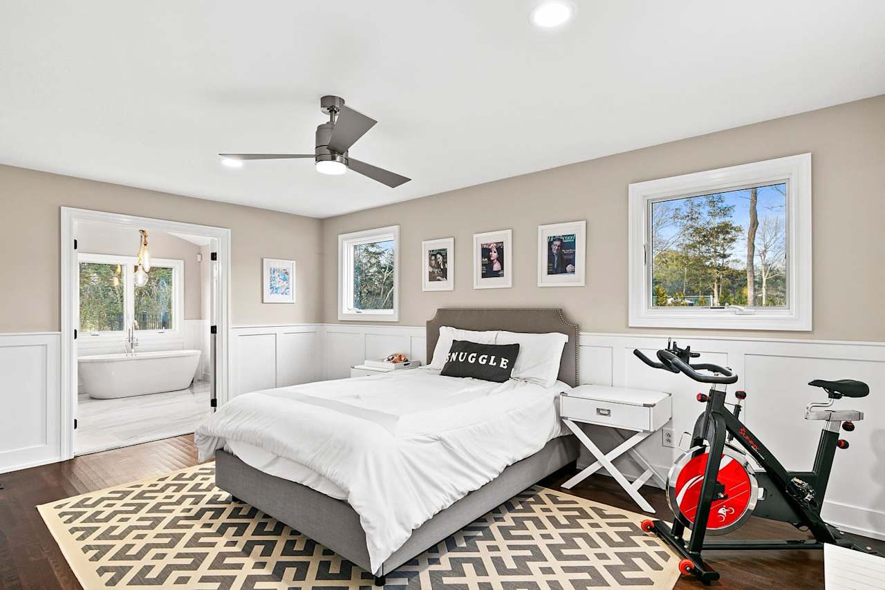 3 North Quarter Road Westhampton, NY 11977 4 Beds