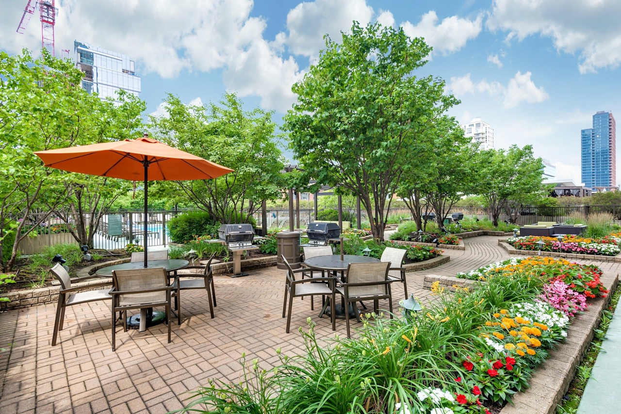 Picture of 400 N LaSalle Dr | River North | View All Condos For Sale / Rent | Dan Pape