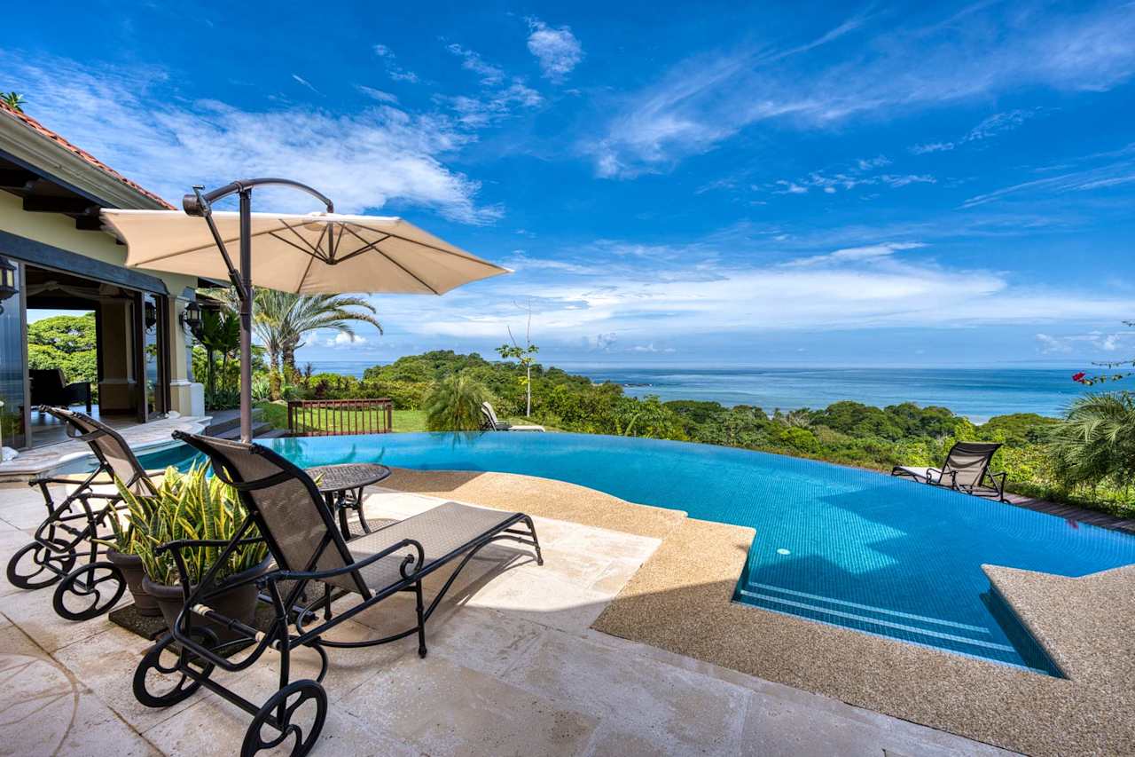 Pacific Dreams a Luxurious Colonial-Style Home with Spectacular Ocean Views