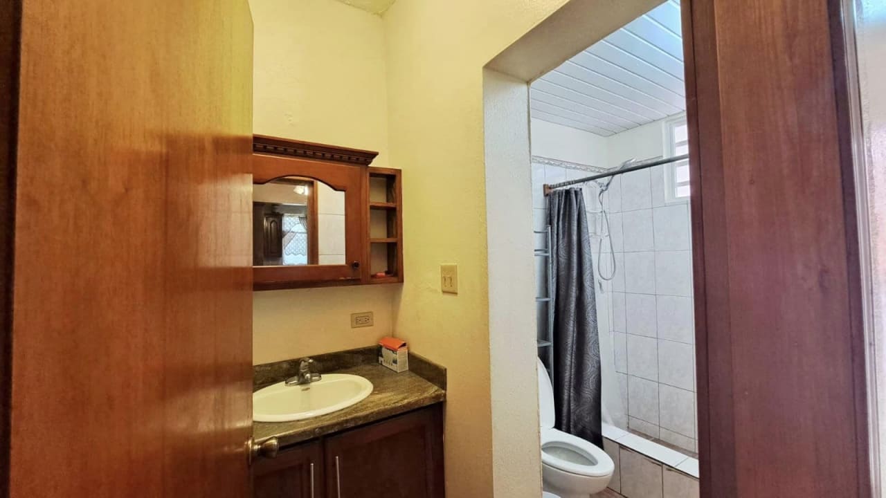 895 Road Town 1 Bedroom Apartment