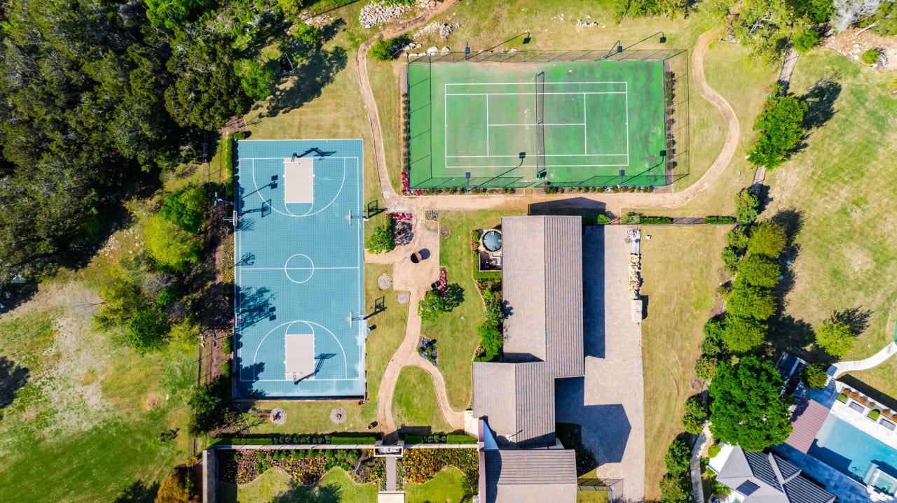 Gated Estate in Seven Oaks