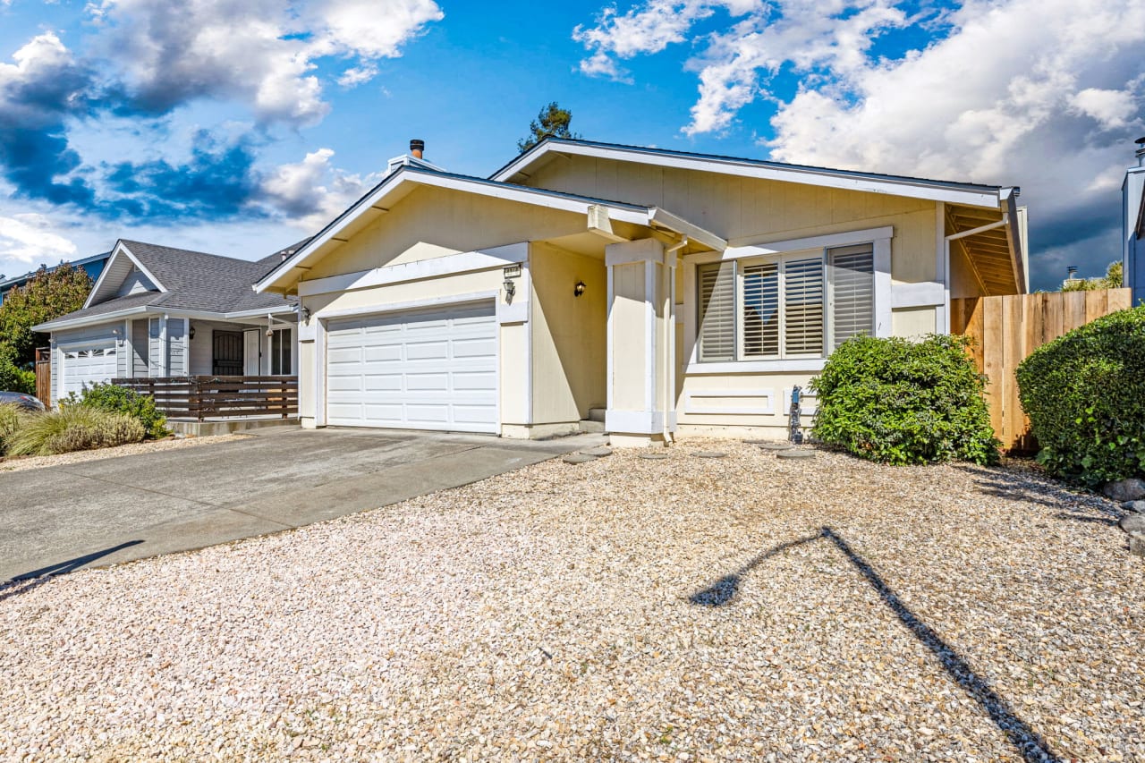 Single Level Home in the Coveted G-Section of Rohnert Park