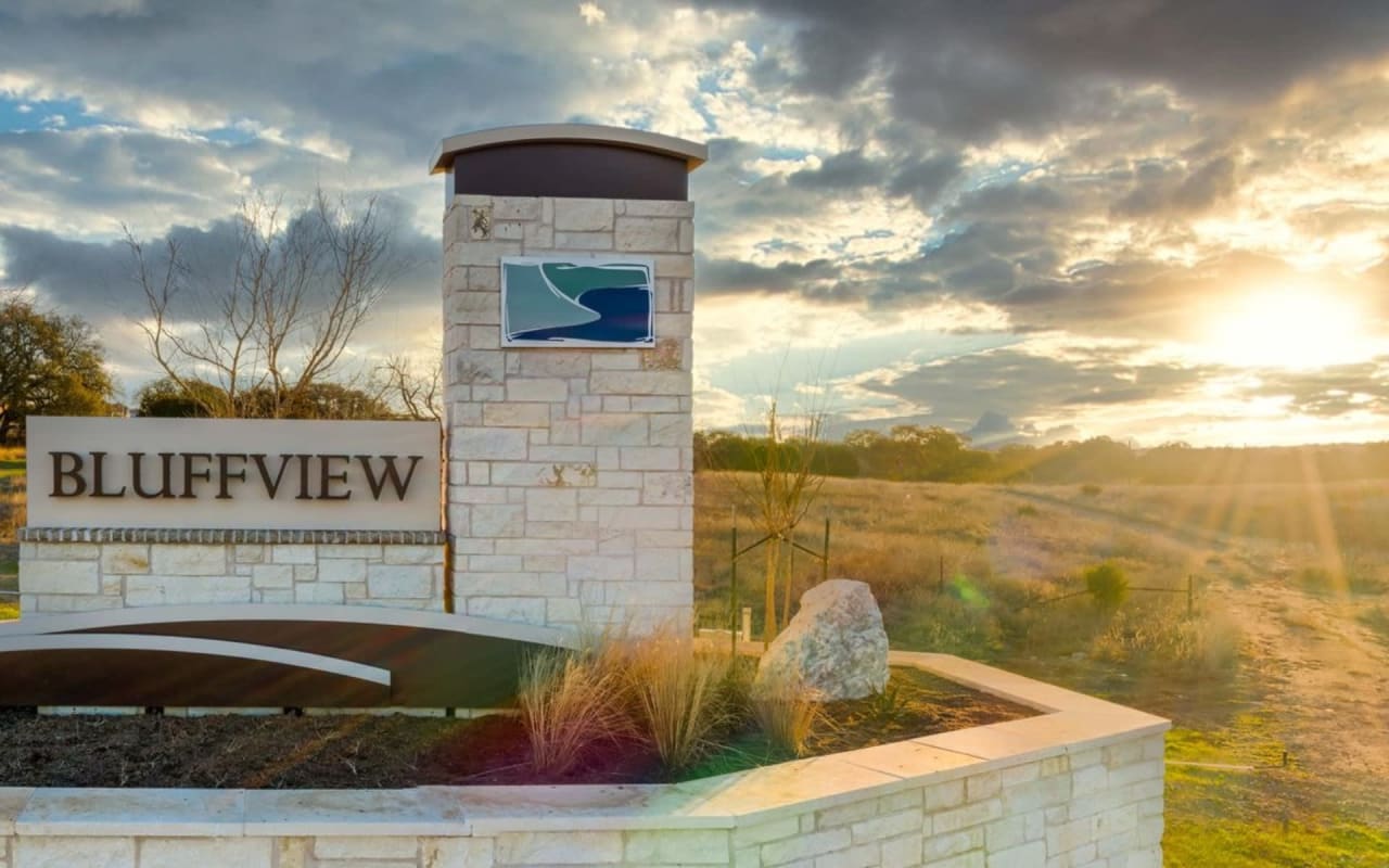 8 Things People Love About Living in Bluffview, Texas