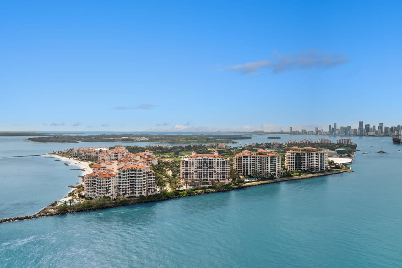 7061 Fisher Island Dr # 7061