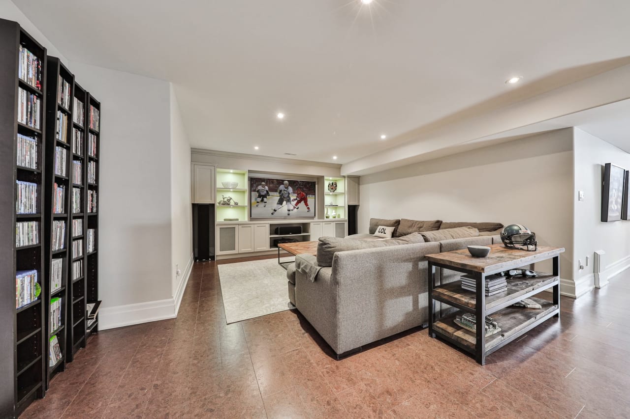 363 Seaton Drive, Oakville