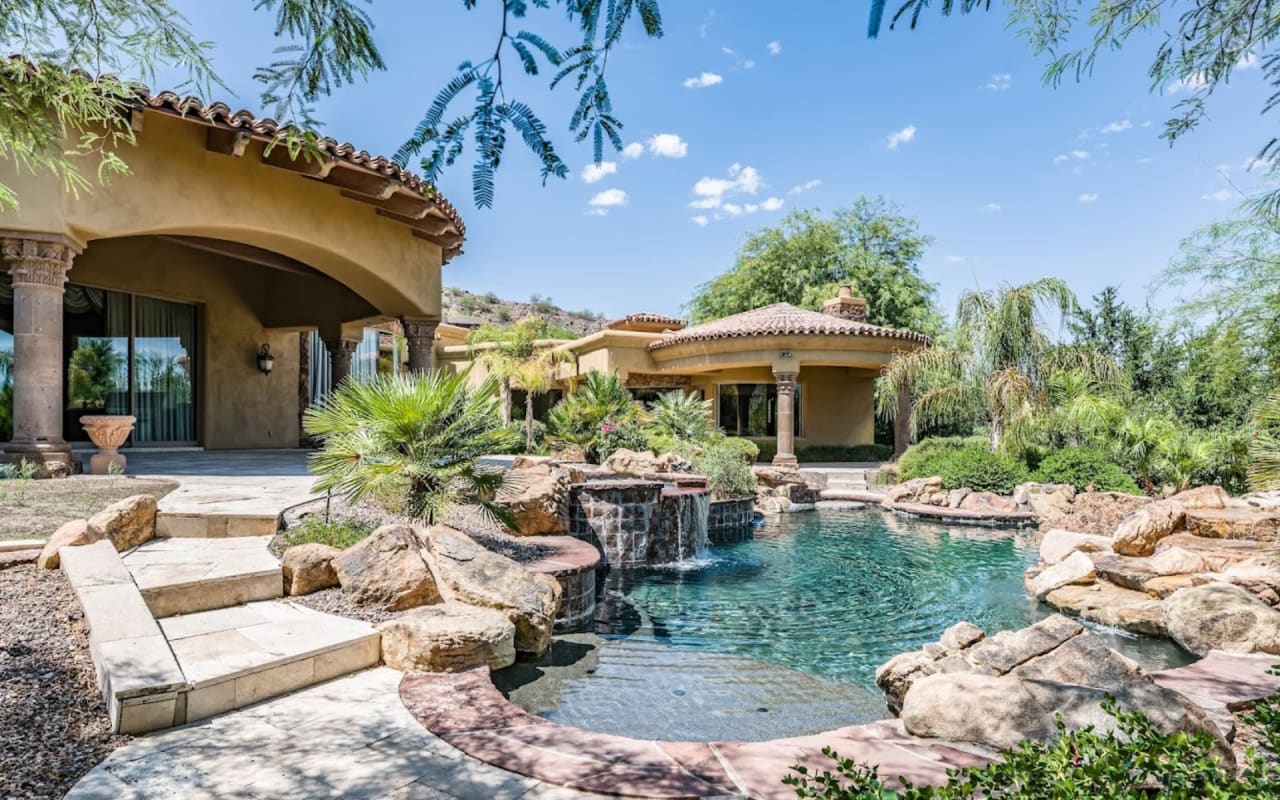 6 Benefits of Buying a Luxury Investment House in Arcadia, Phoenix