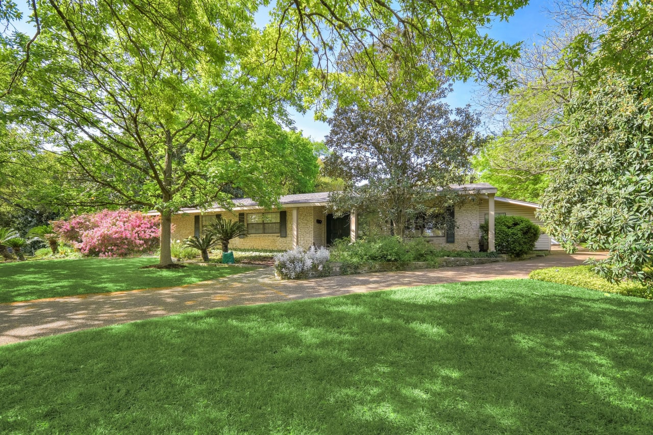 3205 Greenlee Drive Deane Residential Austin Real Estate Agents