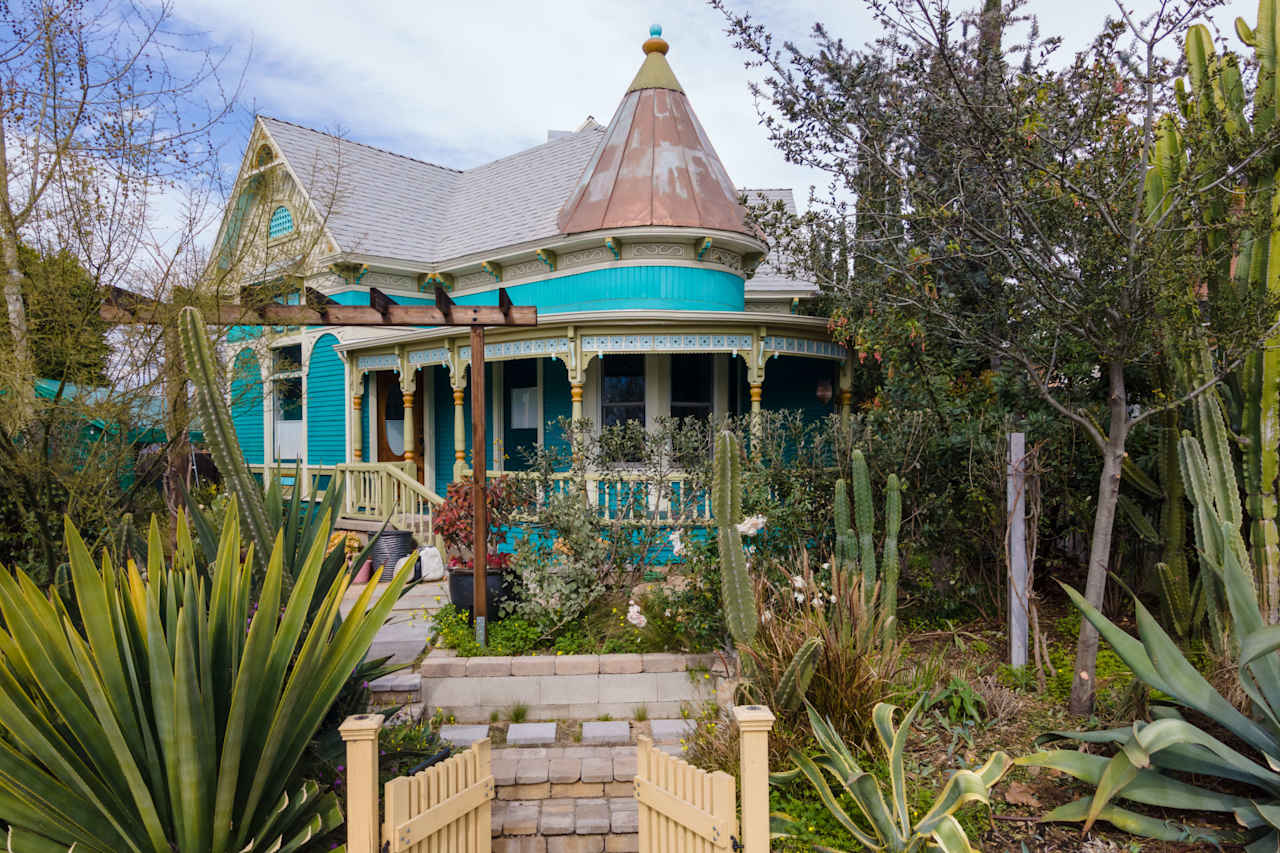 3407 E. 4th St Los Angeles, CA 90063 4 Beds, 2 Baths