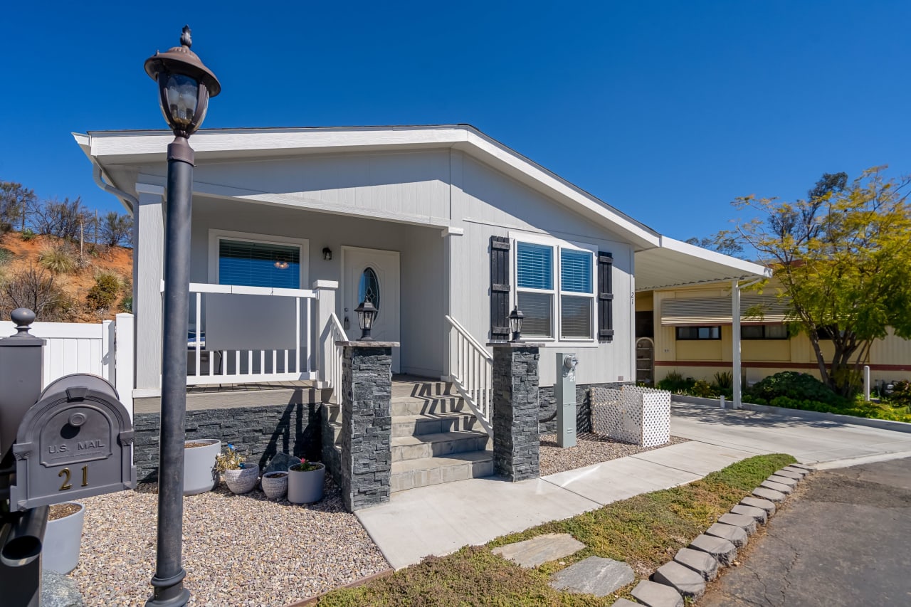 2400 Alpine Boulevard Unit SPC 21 Alpine, CA 91901 Lyle & Grace