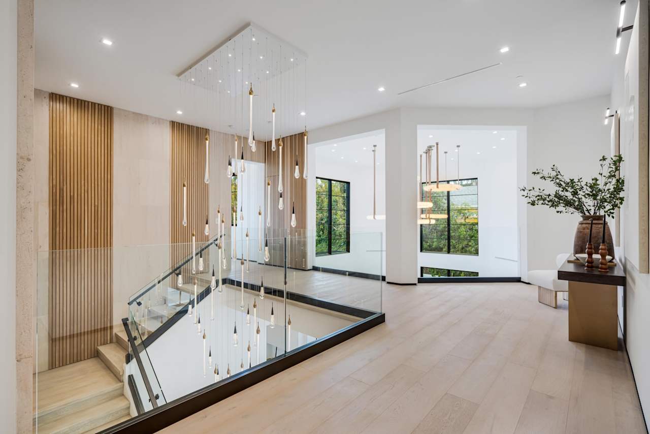 Neyshia Go Real Estate Agent Serving California