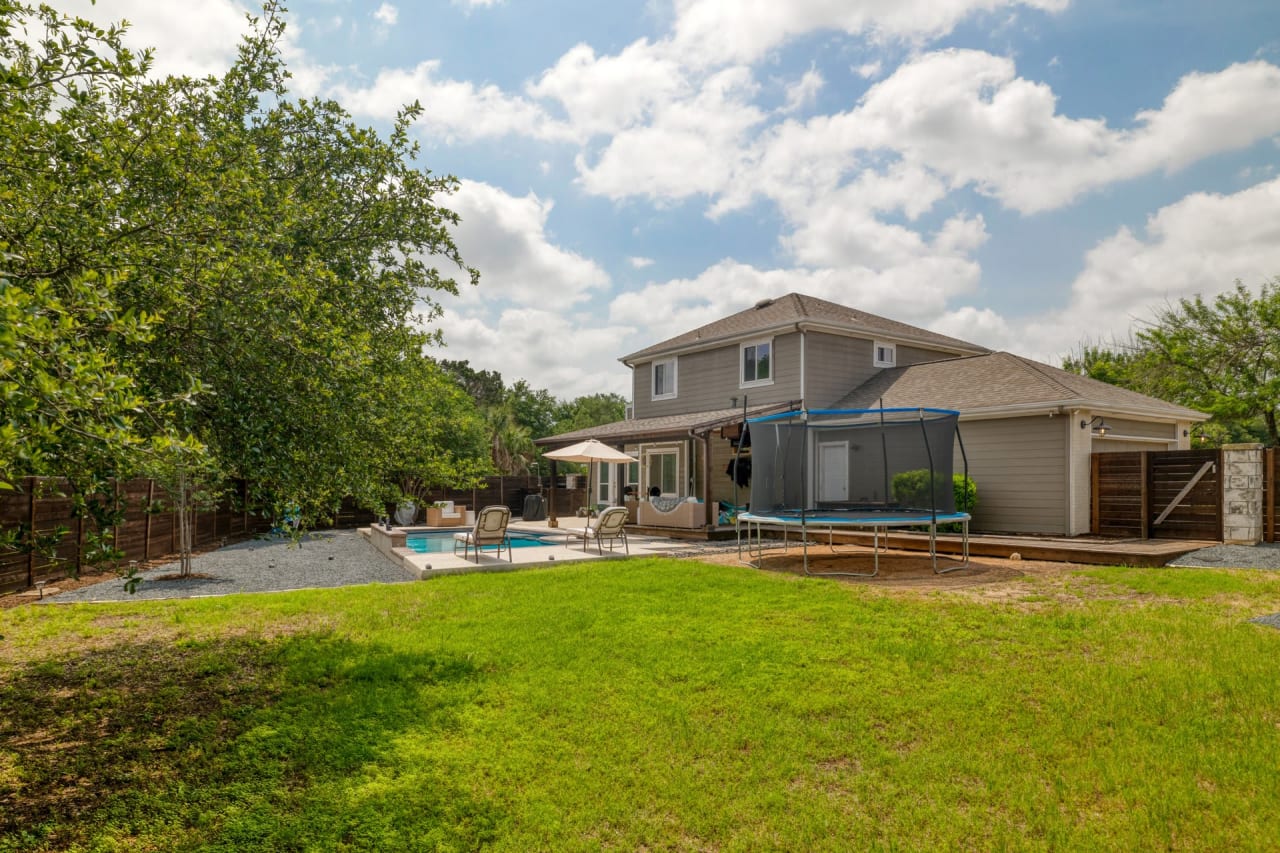 104 Orion St., Lakeway, TX 78734