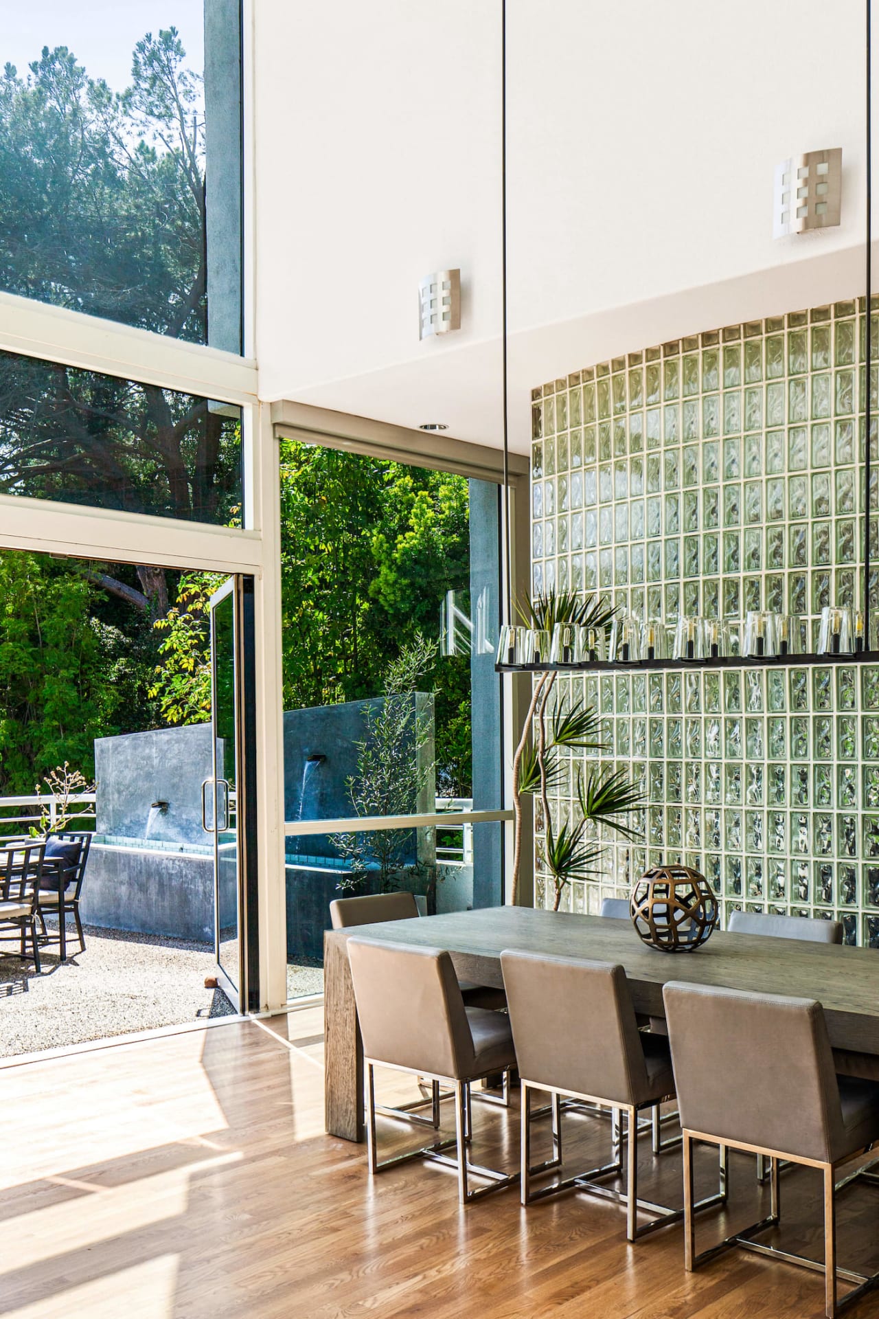 Architectural Stunner. Upper Beachwood Canyon