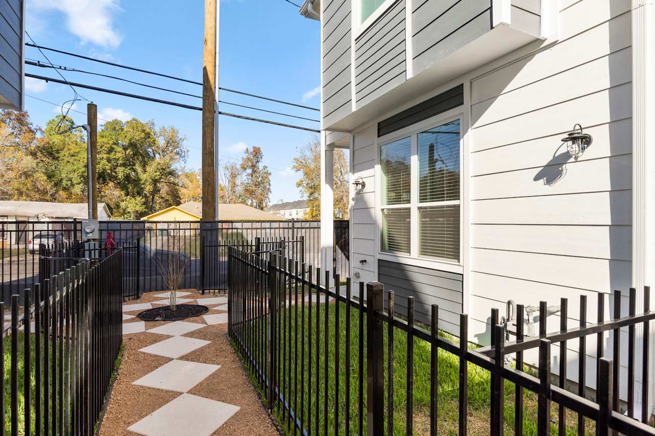 Commons at West Tidwell North Houston Townhomes Oracle City Homes