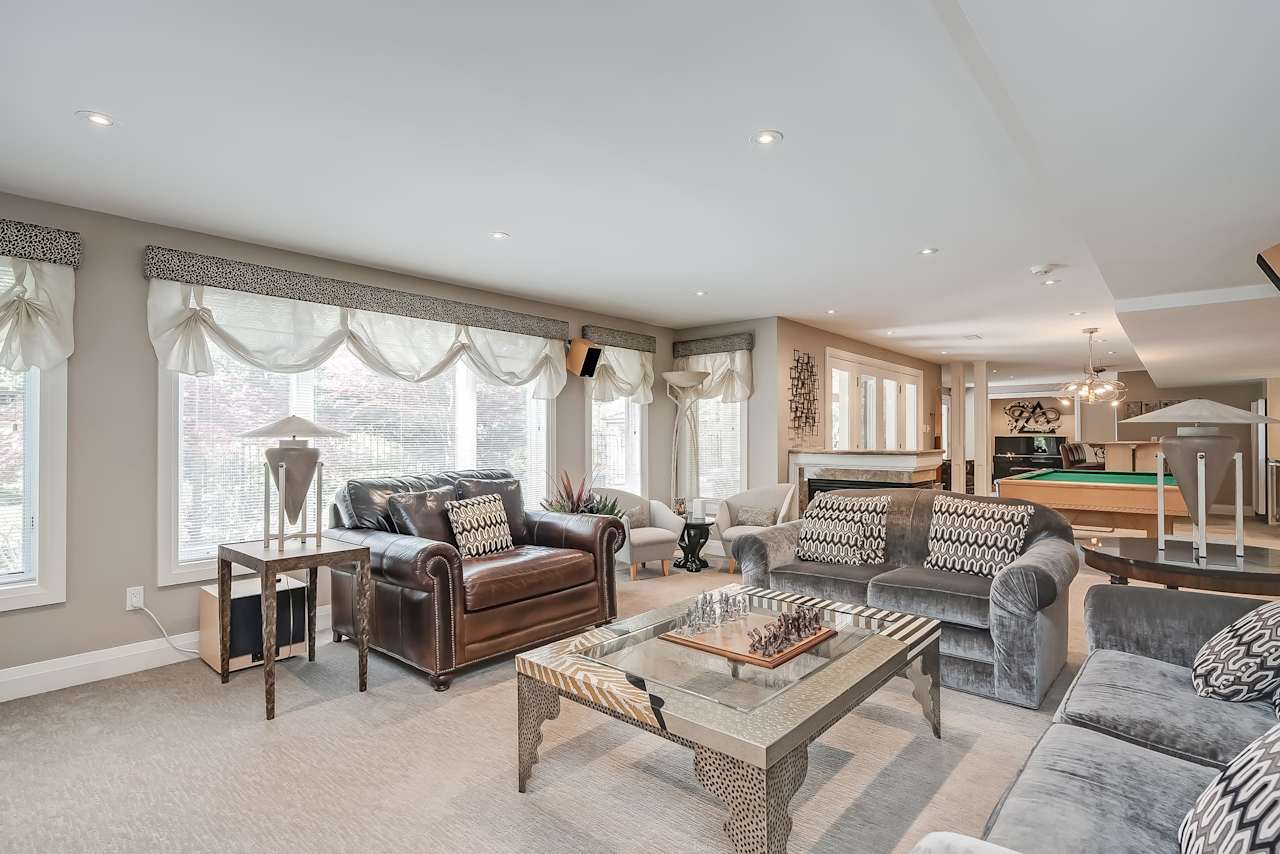 38 Holyrood Avenue Oakville, ON L6K 2V3 Goodale Miller Team