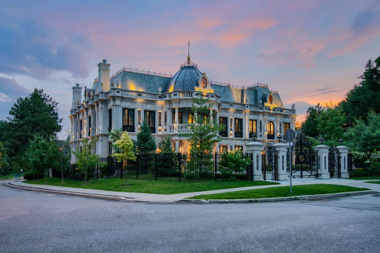 The Schitt's Creek Mansion