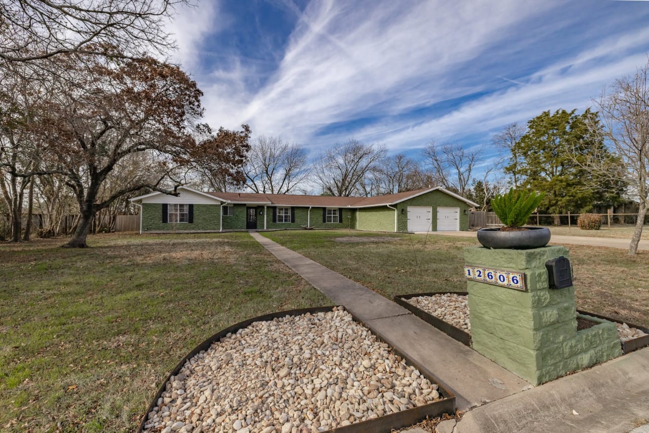 Dog friendly mid-century 1-story home near Domain