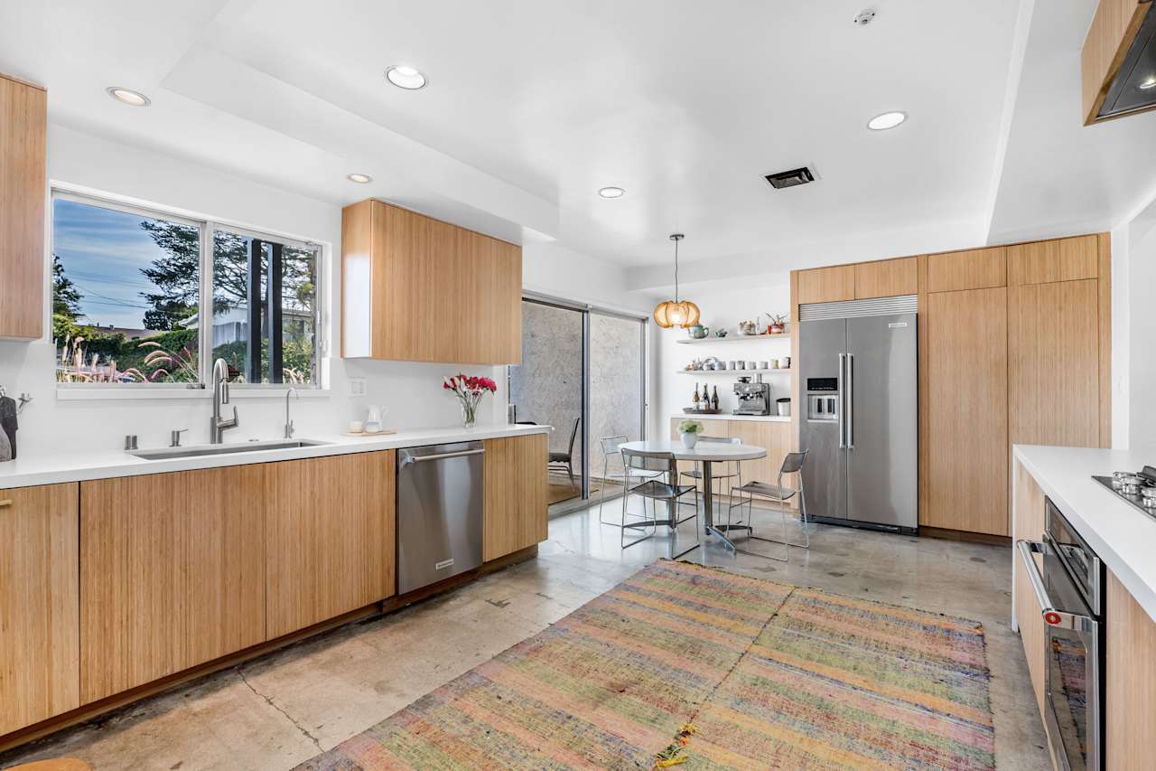 23811 Albers St Jeff Biebuyck & Dana Olmes Luxury Homes Calabasas