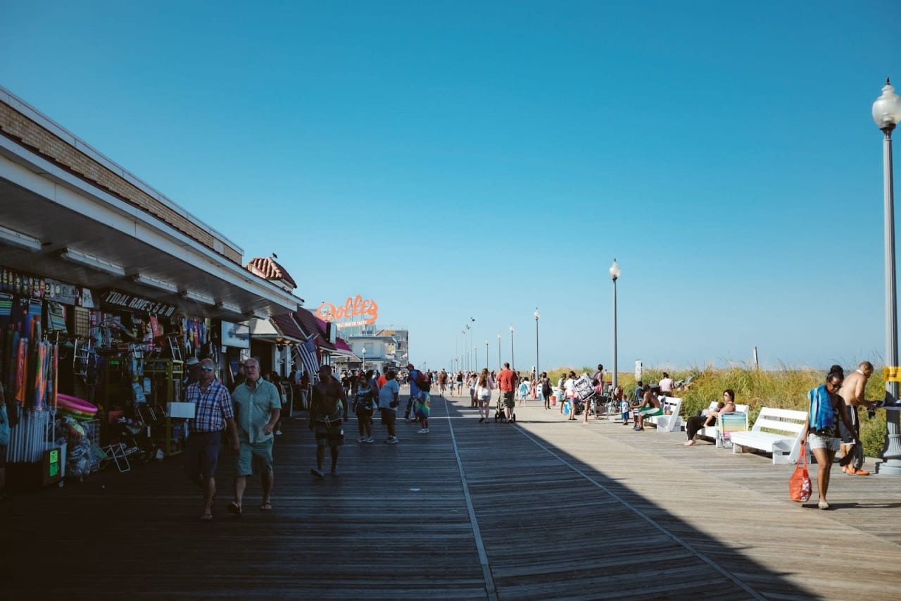 Tanger Outlets Rehoboth extends holiday shopping hours