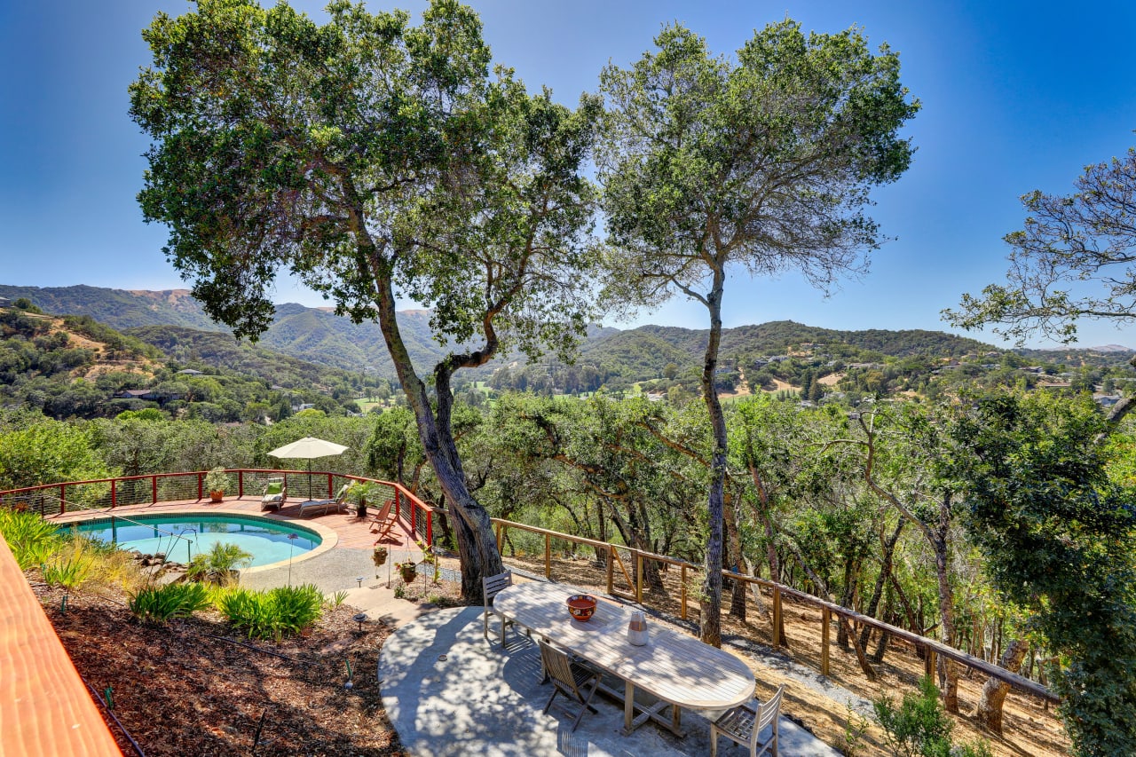 Marin Country Club Novato, CA 94949 4 Beds, 3.5 Baths Shana Rohde