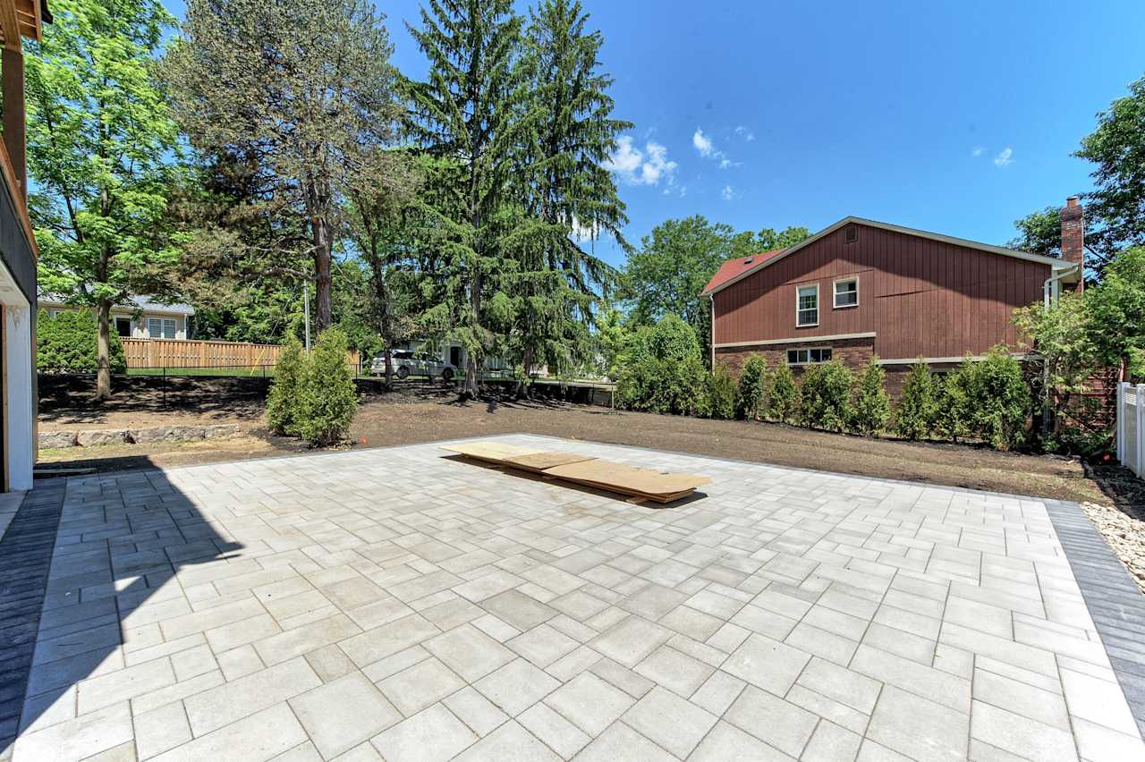 135 Douglas Avenue Oakville, ON L6J 3R6 Goodale Miller Team