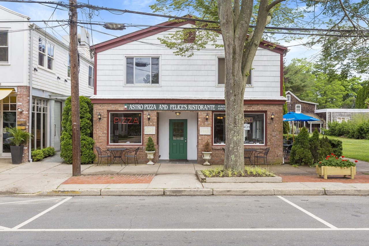 Amagansett Landmark Restaurant Catherine Juracich New York City