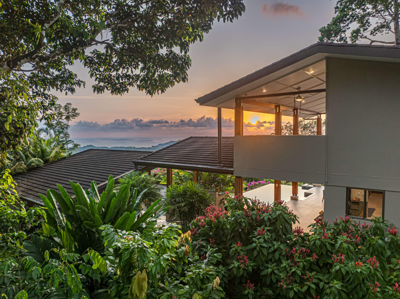 CASA BELLA JAW DROPPING SUNSET VIEWS