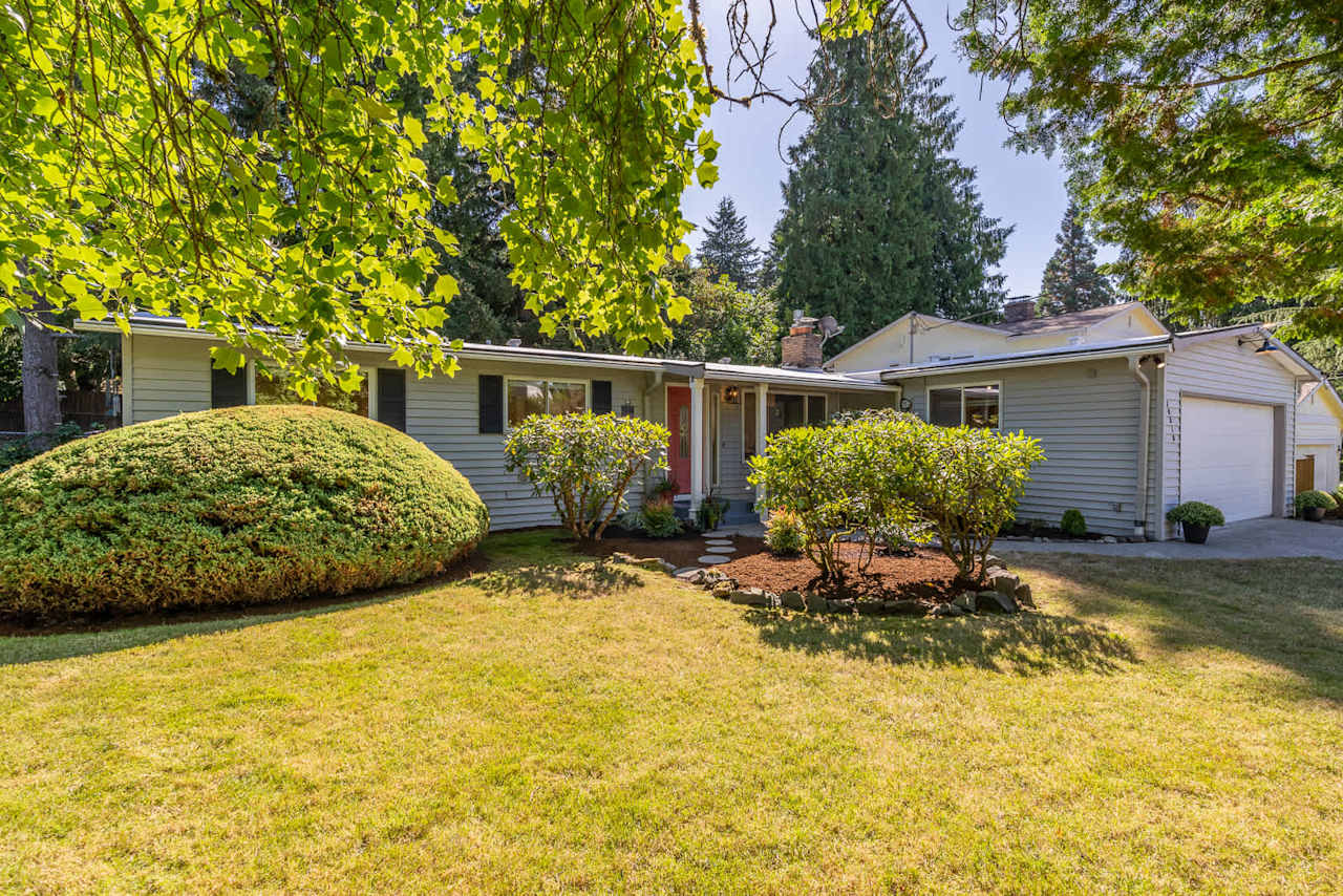 Charming Rambler in Lake Forest Park