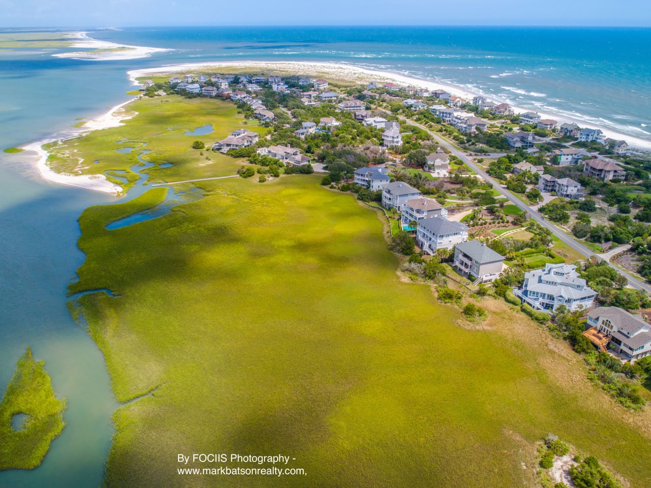 FIGURE EIGHT ISLAND