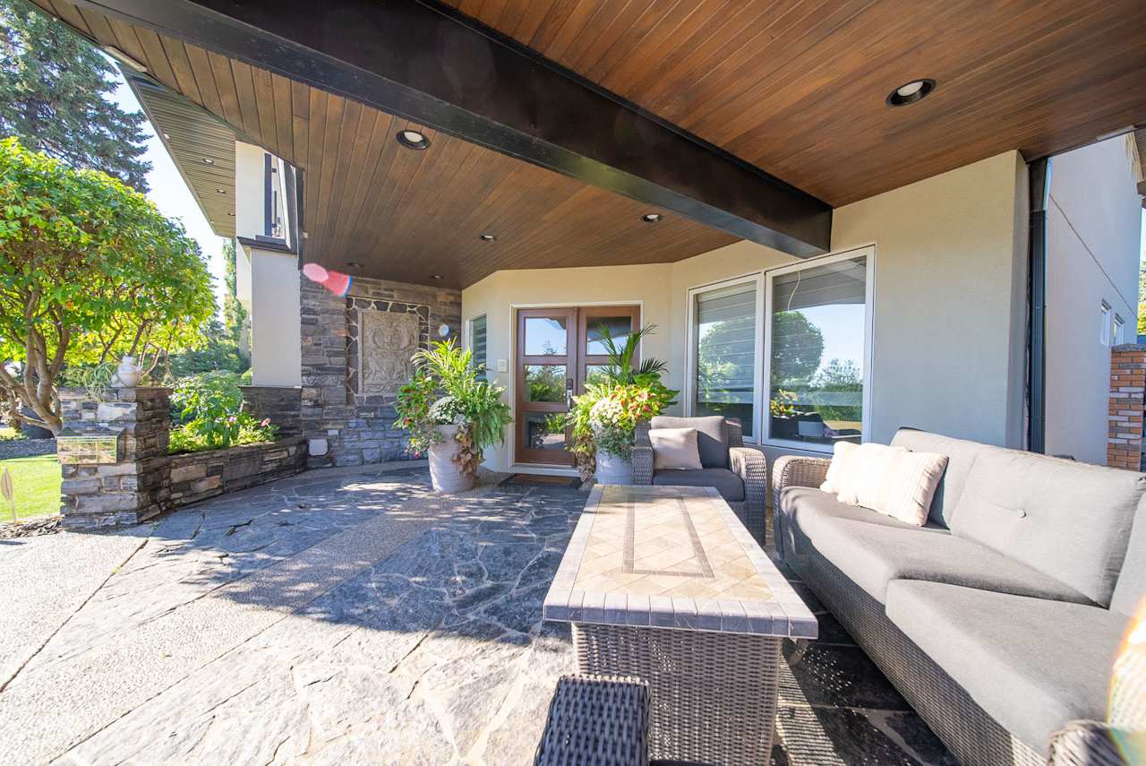 9028 Valleyview Dr NW Edmonton, AB T5R 5T6 4 Beds Rimrock Real Estate