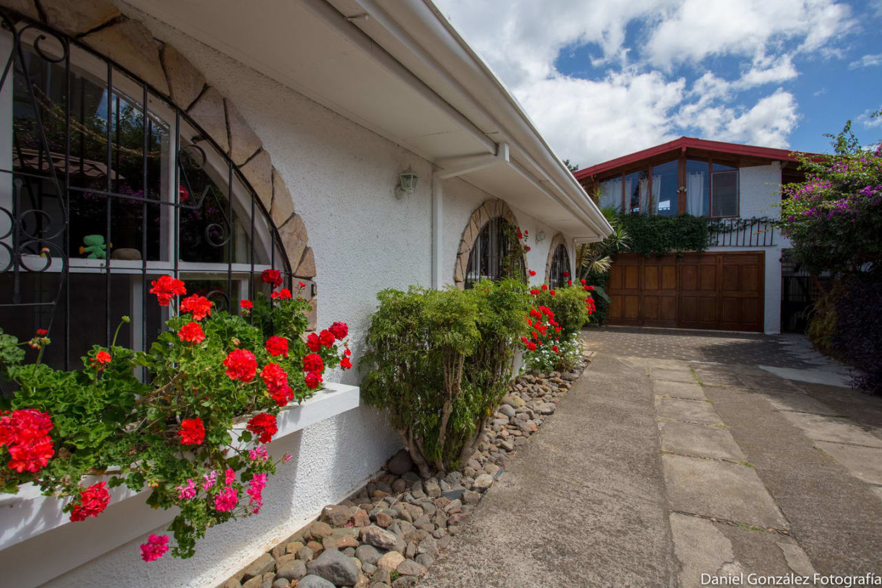 Spectacular Mountain View Home in San Antonio, Escazú