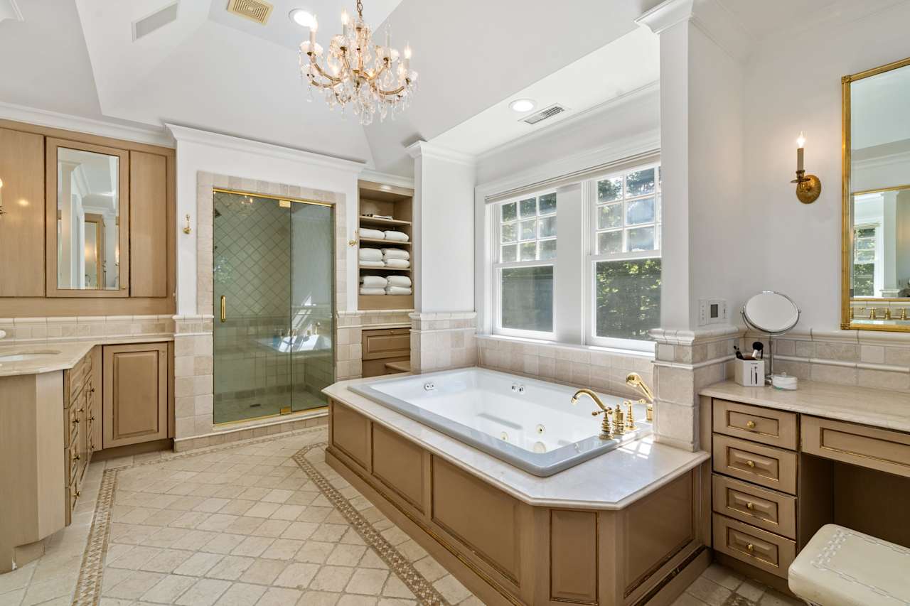 6 Hallock Place, Armonk NY Thomas Wright Estates Brian Milton