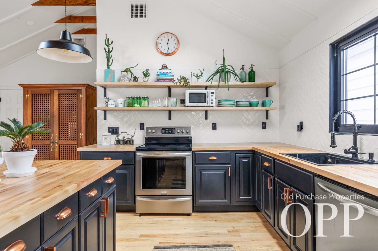 BELLPORT VILLAGE SUMMER RENTAL