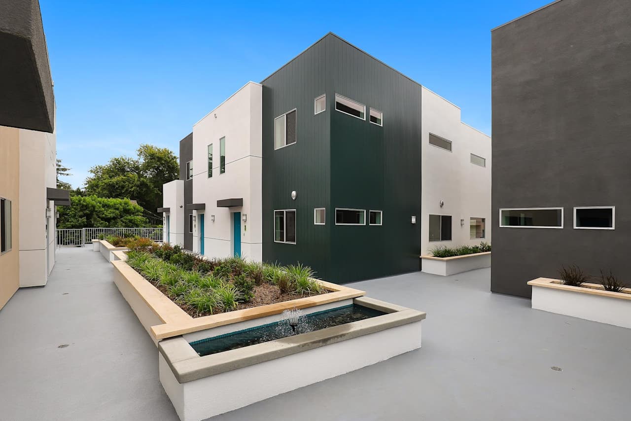 Millard Creek :: A New Collection of Contemporary Townhomes