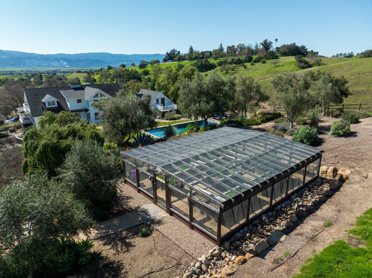 EQUESTRIAN COMPOUND IN WOODSTOCK RANCH