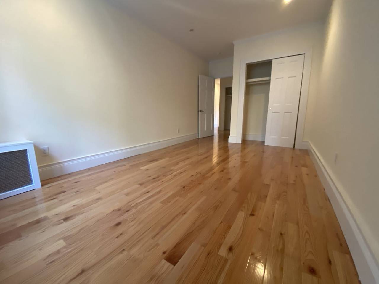 STREET Nicholas AVENUE