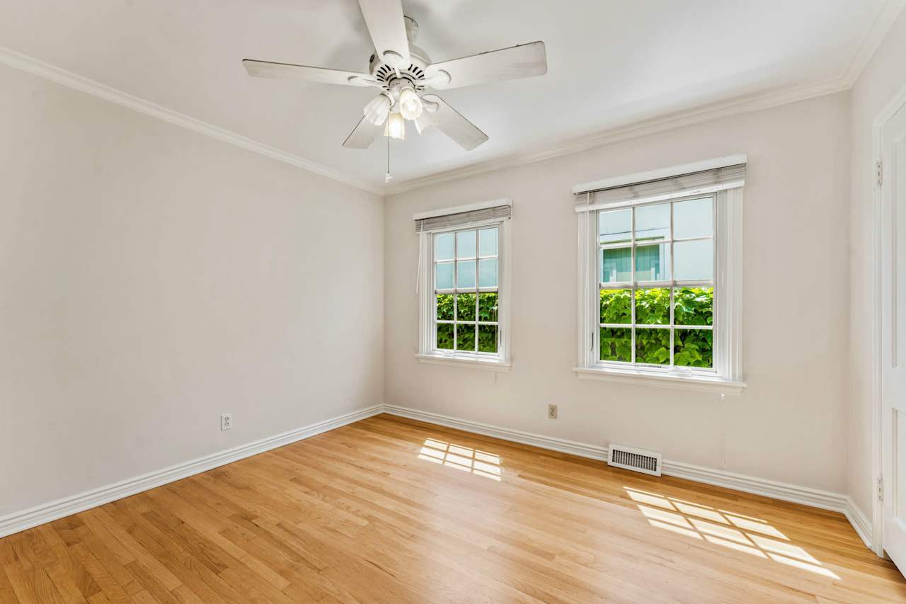 2382 Loma Vista Street