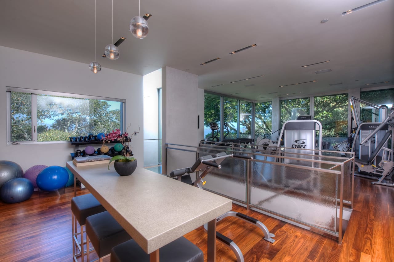 Tiburon's Award-Winning Modern Masterpiece-       Represented Seller