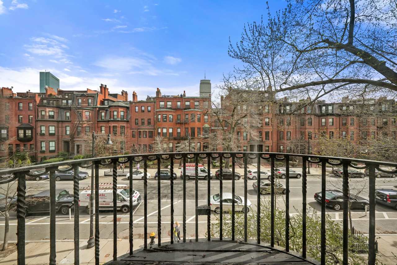 352 Beacon Street, Apt. 4