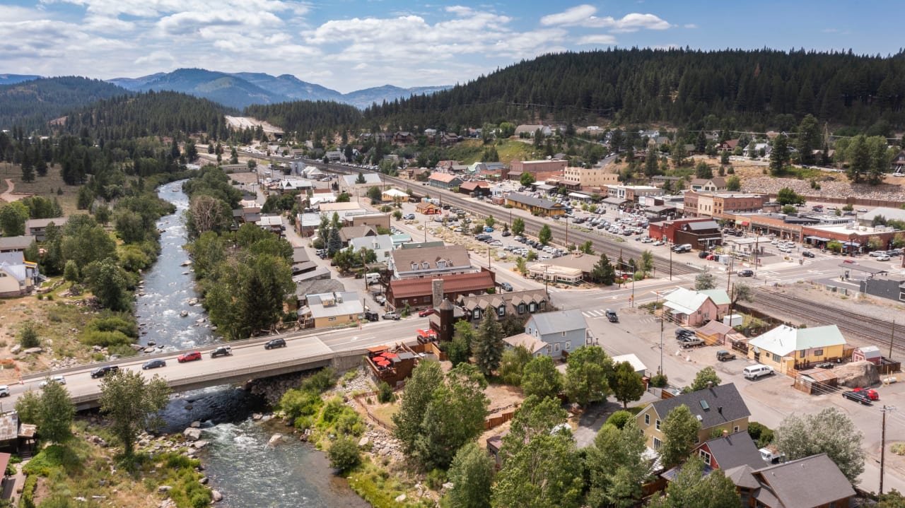 Discover Truckee's Culinary Gems: A Realtor's Guide to Dining in Style