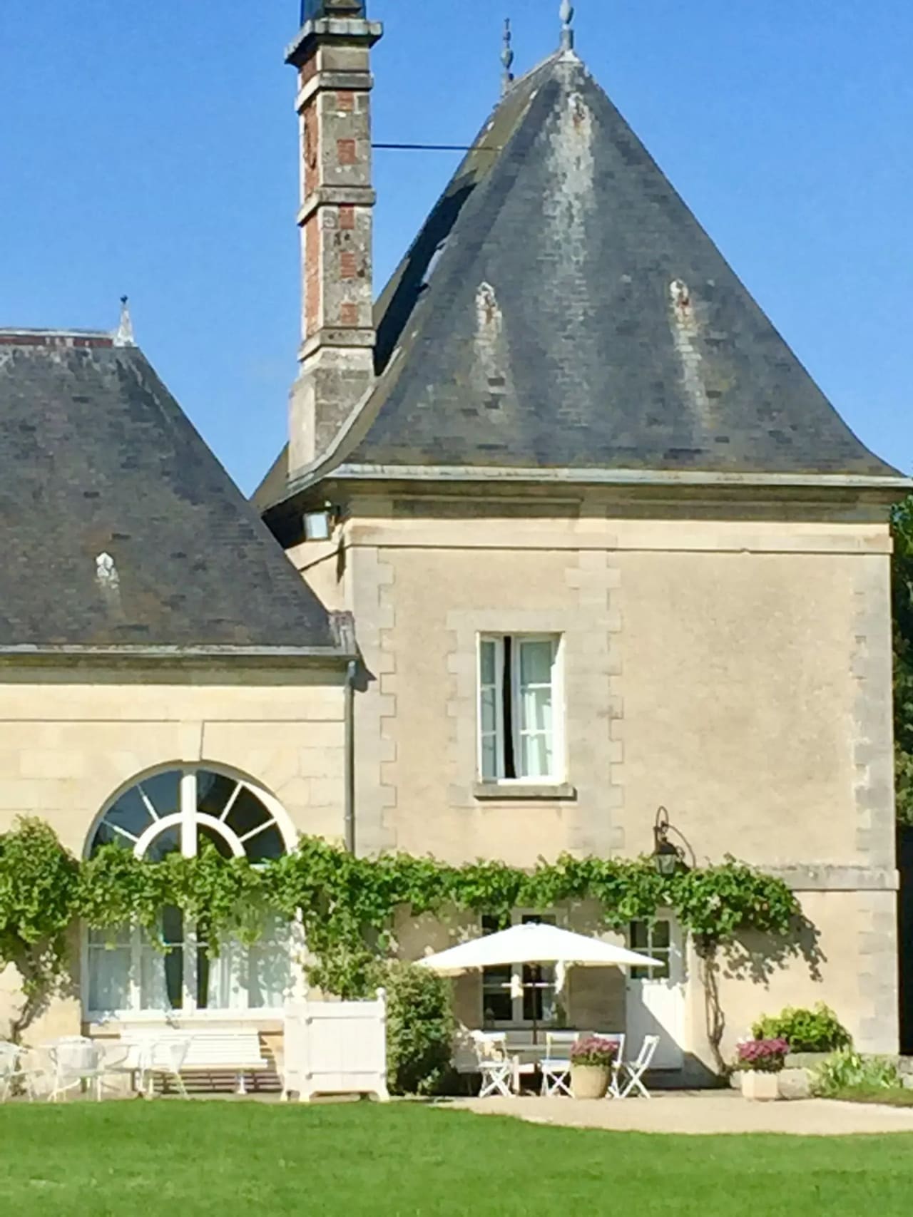 Piece of Historic Chateau in Ile De France Just 45 Mins From Paris, Île-de-france, Fr