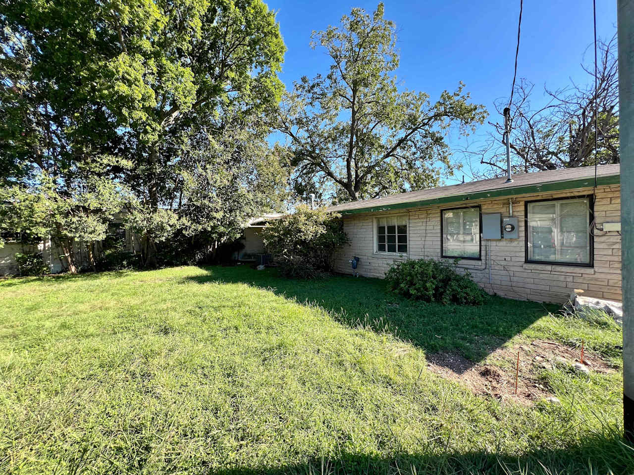 Sidney Baker & Jefferson- PRIME CORNER LOT in Kerrville 