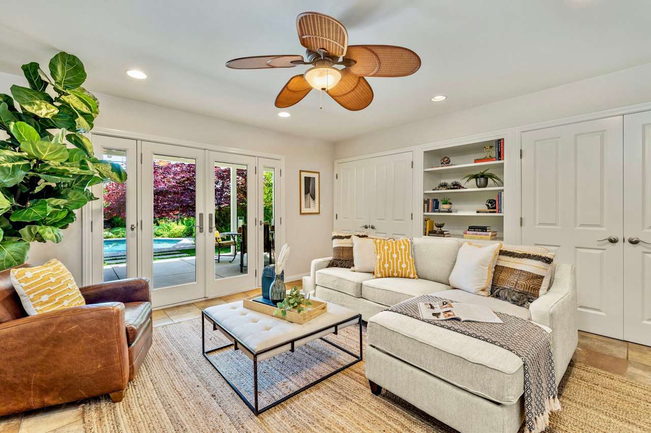 2382 Loma Vista Street