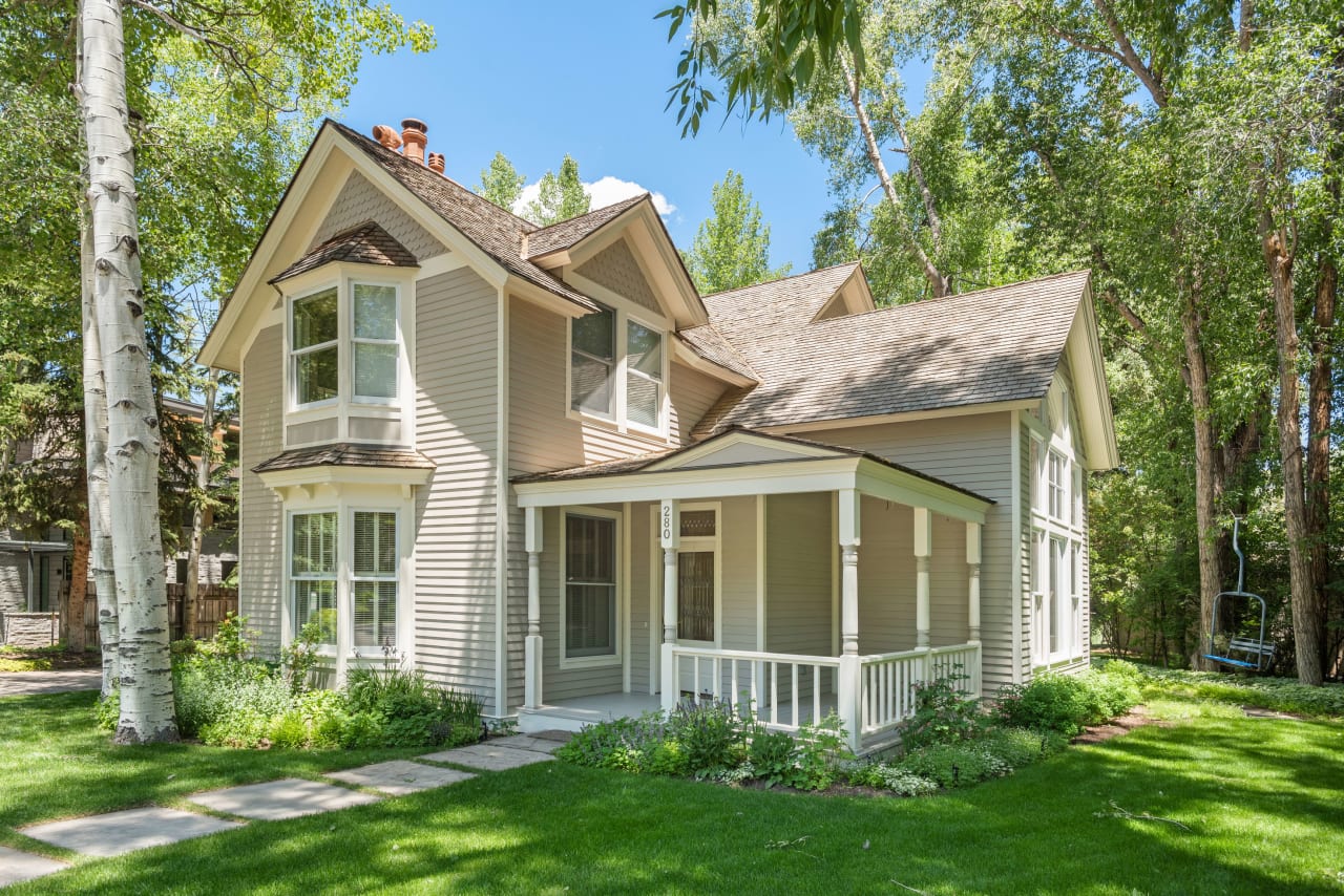 Lake Ave Victorian