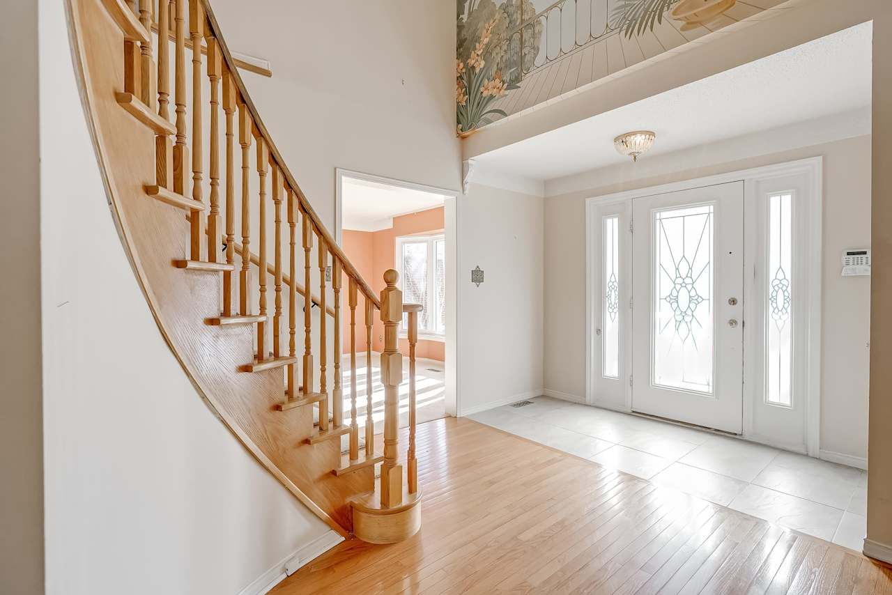 362 Aspen Forest Drive Oakville, ON L6J 6H3 Goodale Miller Team