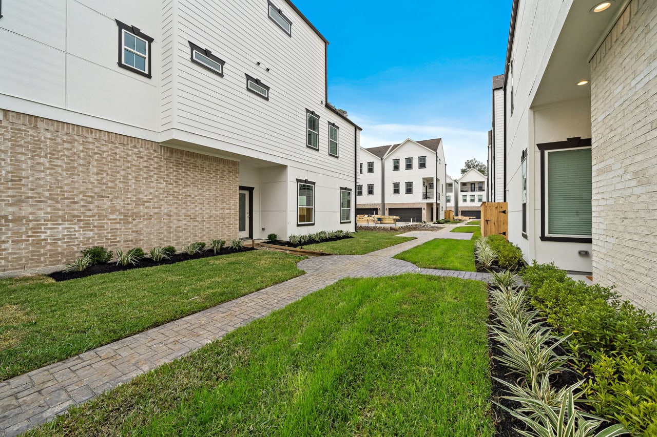 common area for an Oracle City Homes community