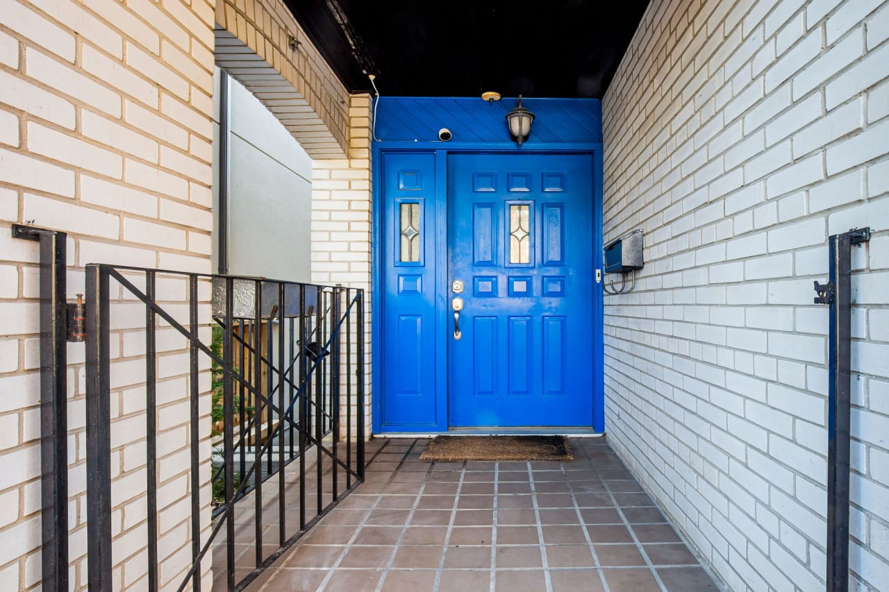 211 Glengarry Avenue