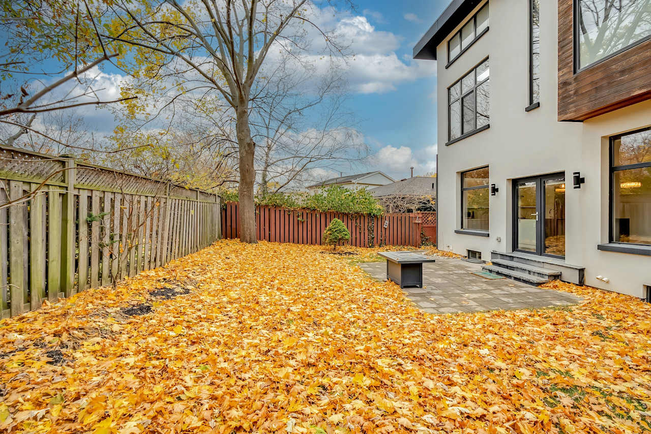 2316 Devon Road Oakville, ON L6J 5R4 Goodale Miller Team