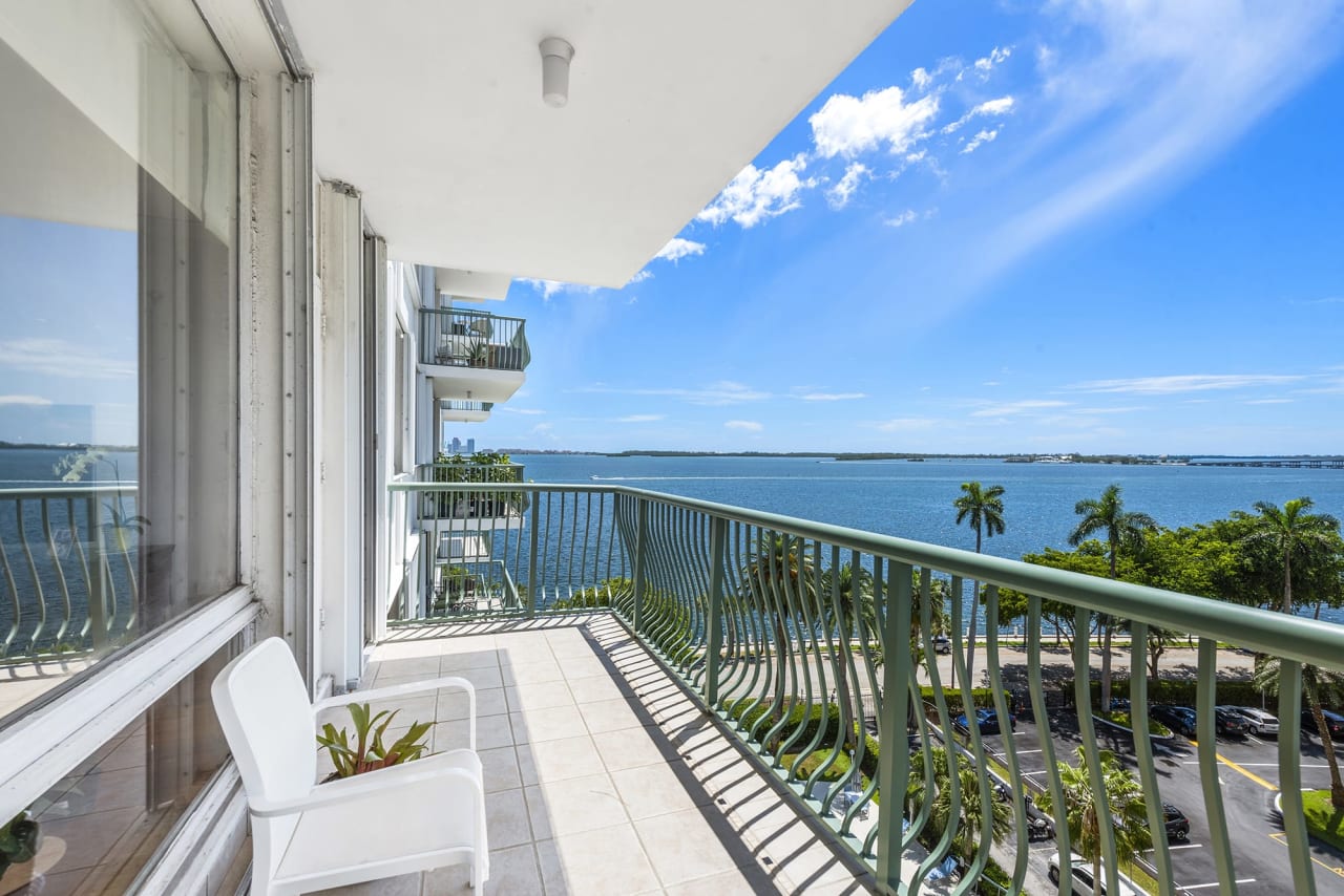 1408 Brickell Bay Dr Unit: 807